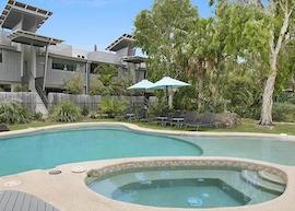 bucks accommodation byron bay