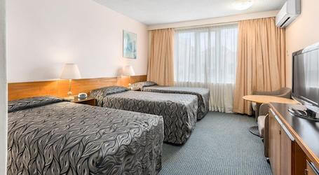 tripple bed accommodation hobart bucks