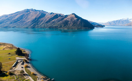 scenic image of water and mountains at queenstown bucks attraction