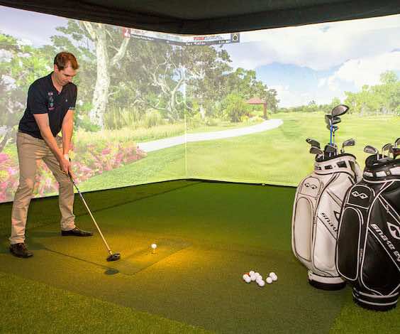 buck playing virtual golf