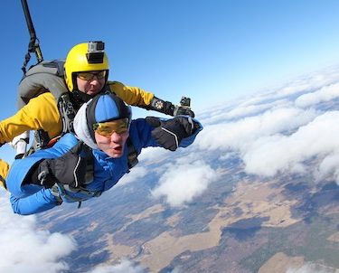 buck skydiving in byron bay