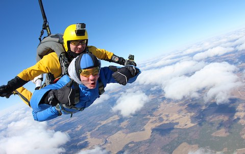 buck skydiving in byron bay