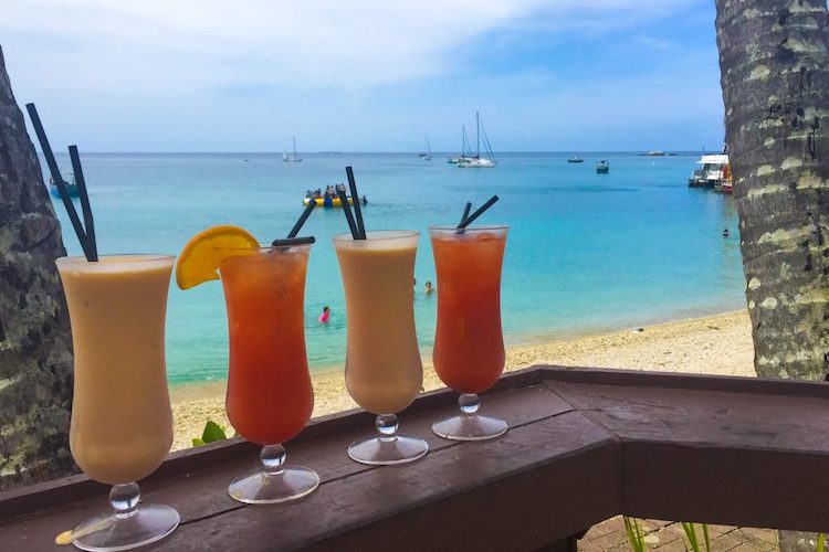 happy hour cairns 