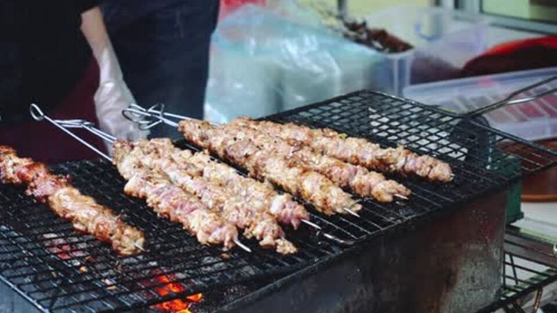 eat crocodile meat in darwin