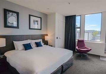 dunedin 2 bedroom executive suites bucks accommodation