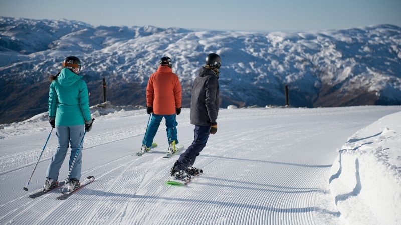 skiing in wanaka new zealand attractions