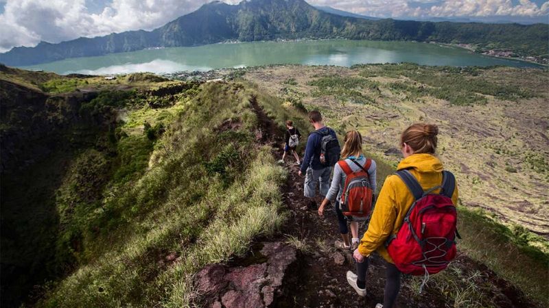 hiking in bali mount batur