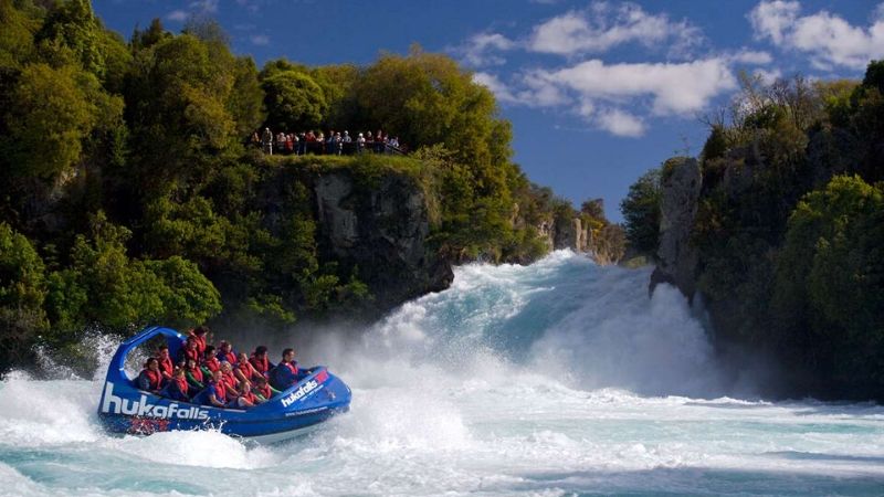 jet boating in taupo nz