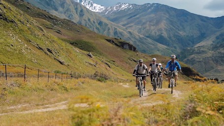 boat and bike tour in wanaka wicked bucks