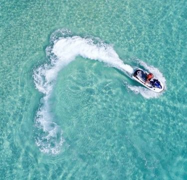 airlie beach jet ski and boat package