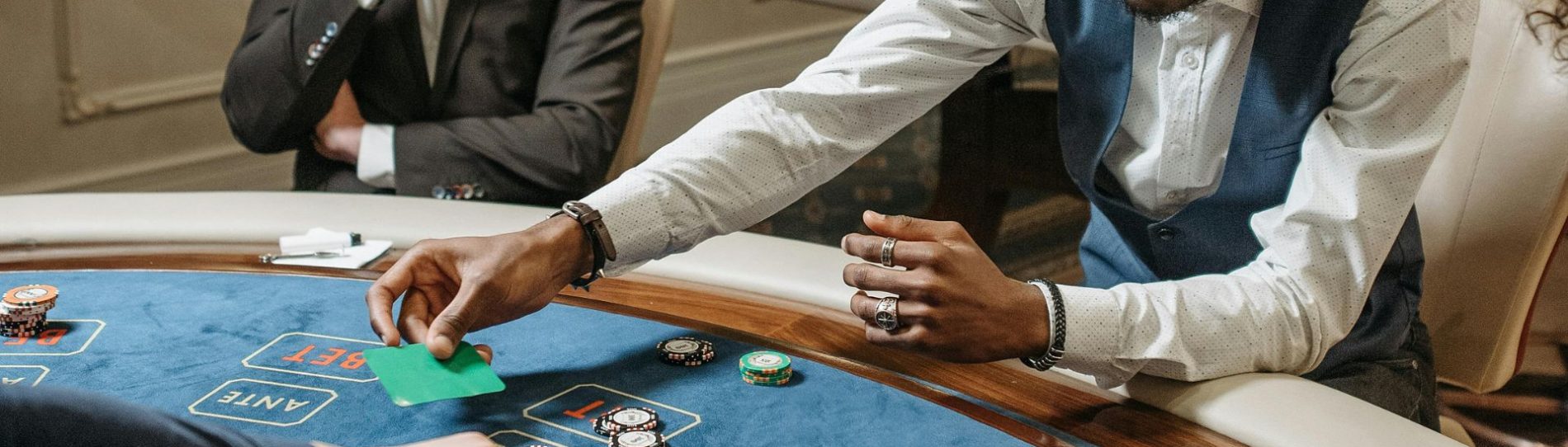 understanding-poker-hands-wicked-bucks-parties